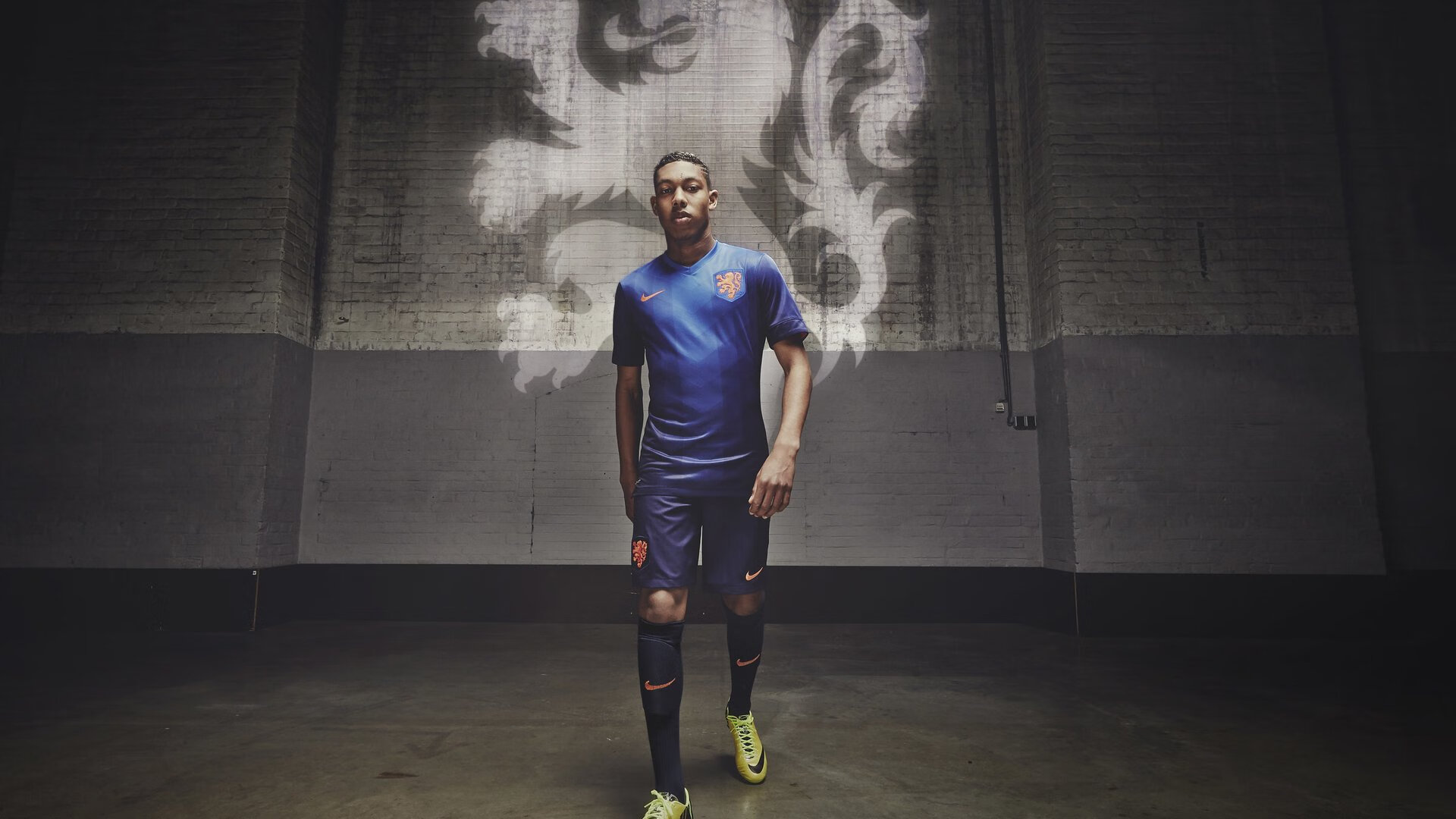 扎齐在巴黎奥运会男足比赛中展现出强大的防守能力,奥运男足巴西西班牙